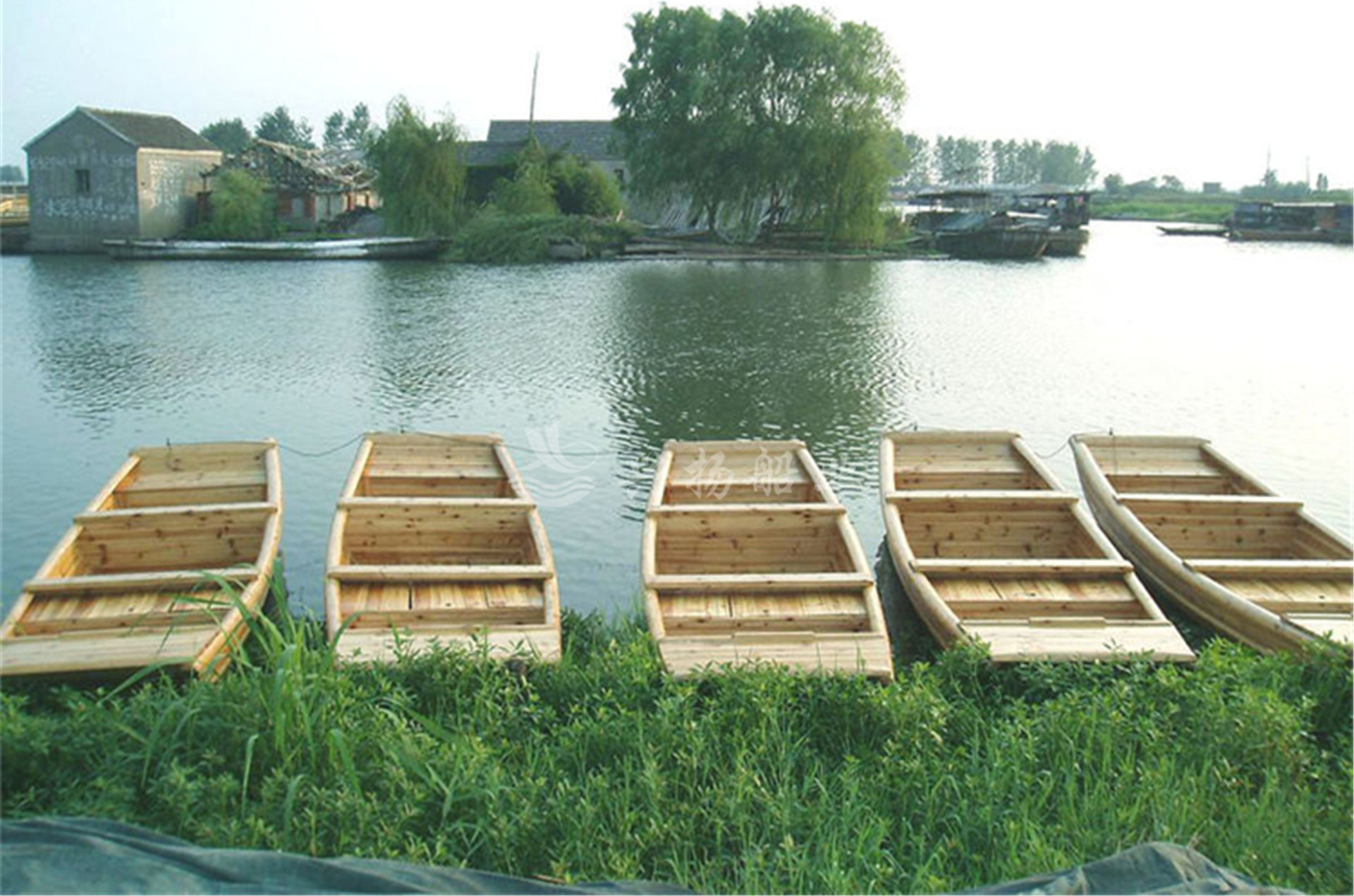 4米木质保洁船