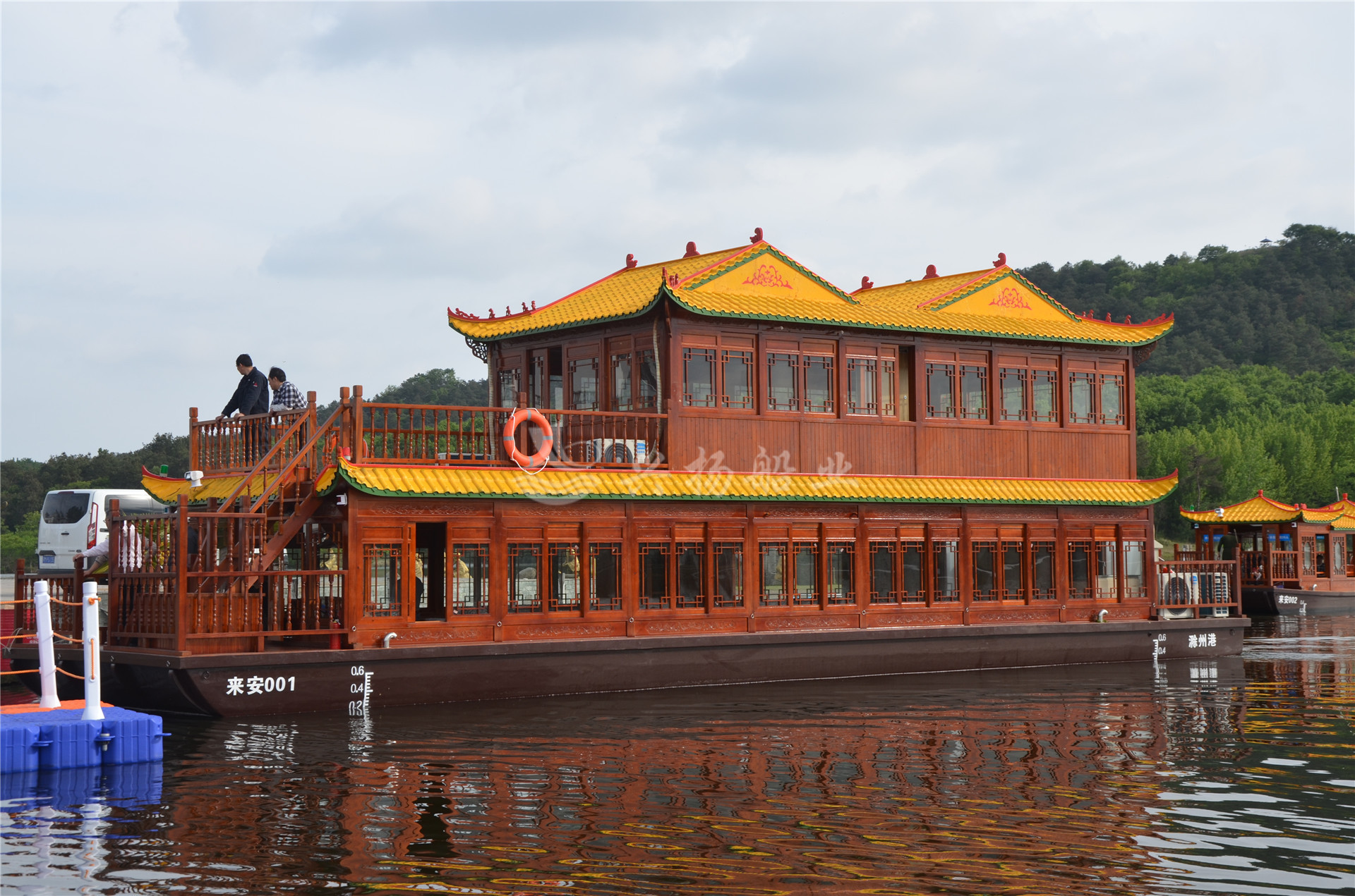 安徽滁州来安白鹭岛双层餐饮画舫船